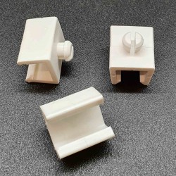 БОКОВОЕ КРЕПЛЕНИЕ КНОПКА для пластиковых рамок, белый - 1000 шт.